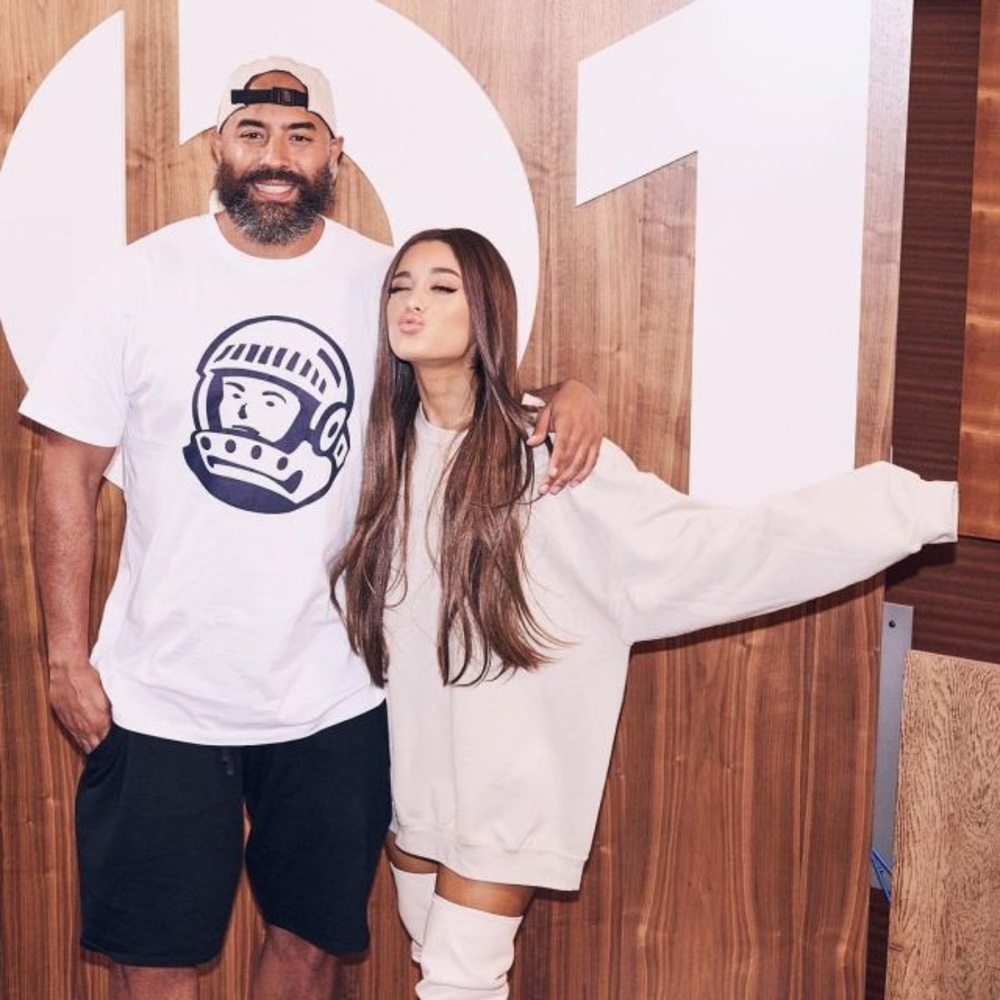 Ariana Grande The Light Is Coming Sweatshirt M